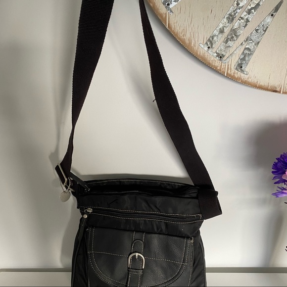 ROOTS | Crossbody - Picture 6 of 8